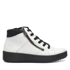 Trzewiki Rieker. Białe botki damskie Rieker, bez obcasa, na płaskiej podeszwie, bez zapięcia. Za 279.99 zł.