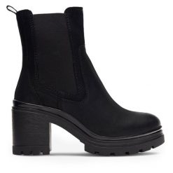 Botki Lasocki. Czarne botki damskie Lasocki, bez obcasa, na słupku, bez zapięcia. Za 269.99 zł.