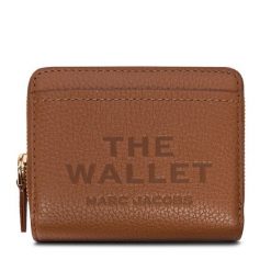 Portfel Marc Jacobs. Brązowe portfele damskie Marc Jacobs, bez wzorów. Za 639.99 zł.
