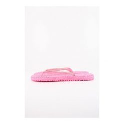 Sandały ILSE JACOBSEN CHEERFUL01 CHANCLA Rose. Czerwone sandały damskie Ilse Jacobsen, bez wzorów, z gumy, bez obcasa, bez zapięcia. Za 152.99 zł.