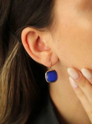 Pierres de Jade Pozłacane kolczyki z kocim okiem rozmiar: onesize. Niebieskie kolczyki damskie Pierres de Jade, pozłacane, z zapięciem typu bigiel. Za 39.99 zł.