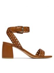 Guess Sandały FLJNE2 LEA03 Brązowy jasny. Brązowe sandały damskie Guess, z aplikacjami, ze skóry, bez obcasa, na słupku, bez zapięcia. Za 589.99 zł.