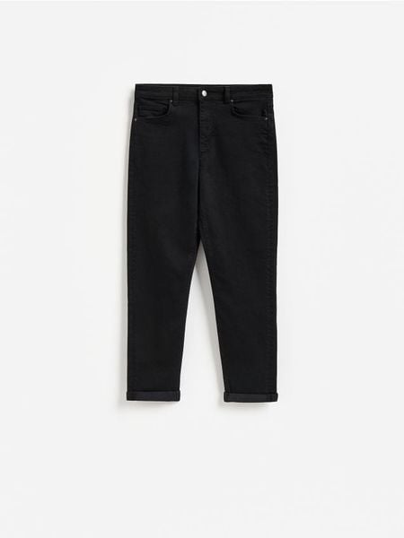 Jeansy relaxed slim - czarny. Czarne jeansy damskie Reserved. Za 129.99 zł.