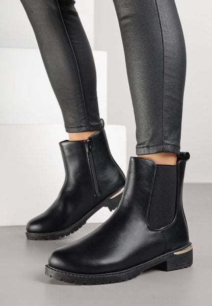Czarne Botki Sztyblety Ozdobione Elastycznym Elementem Clasina. Czarne botki damskie Renee, eleganckie, bez obcasa, na płaskiej podeszwie, bez zapięcia. Za 84.99 zł.