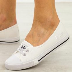 Białe tenisówki damskie Lee Cooper 1791. Białe balerinki damskie Lee Cooper, bez wzorów, z tkaniny. Za 149.00 zł.