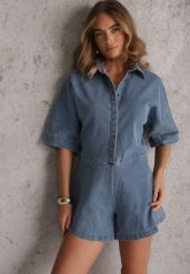 Niebieski Jeansowy Kombinezon o Krótkim Fasonie Oversize Cnassiasse. Niebieskie sukienki damskie Renee, bez wzorów, z denimu, casualowe, bez ramiączek. Za 219.99 zł.
