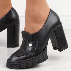 Czarne matowe Polskie mokasyny damskie na słupku, loafersy Deoni D207. Czarne mokasyny damskie Deoni, ze skóry, bez obcasa. Za 299.00 zł.