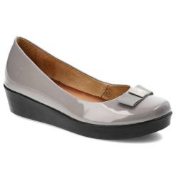 Szare Półbuty Maciejka Damskie Eleganckie Obuwie. Szare czółenka damskie Maciejka, bez wzorów, ze skóry, bez obcasa, na koturnie. Za 169.00 zł.