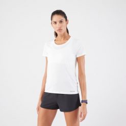 Koszulka do biegania damska Kiprun Run 100. Czarne koszulki damskie KALENJI, xl, bez wzorów, z materiału, bez kołnierzyka, bez ramiączek. Za 29.99 zł.