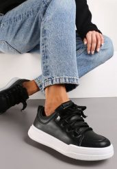 Czarne Sneakersy z Ozdobnymi Sznurówkami i Perforacją na Nosku Equita. Czarne obuwie sportowe damskie Renee, z jeansu, bez zapięcia. Za 74.99 zł.