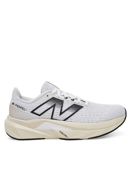 New Balance Buty do biegania FuelCell Propel v5 WFCPRCX5 Biały. Białe obuwie sportowe damskie New Balance, z materiału, bez zapięcia, do biegania. Za 399.99 zł.