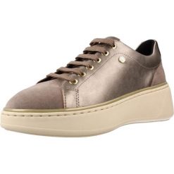 Buty GEOX D SUNNETTY Szary. Szare obuwie trekkingowe damskie Geox, ze skóry, bez zapięcia. Za 390.99 zł.
