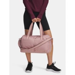 Torba sportowa damska Under Armour Studio Lite 26 litrów. Czerwone torby sportowe Under Armour, bez wzorów. Za 175.00 zł.