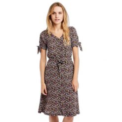 Sukienka damska Protest Prtbanda. Czarne sukienki damskie Protest, bez wzorów, eleganckie, bez ramiączek. W wyprzedaży za 262.75 zł.