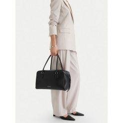 Torebka GINO ROSSI. Czarne kuferki damskie Gino Rossi, bez dodatków. Za 499.99 zł.