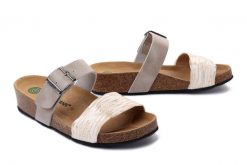 DR. BRINKMANN 700181-08 beige, klapki profilaktyczne damskie. Brązowe klapki damskie Dr. Brinkmann, bez wzorów, bez obcasa, bez zapięcia. Za 216.90 zł.