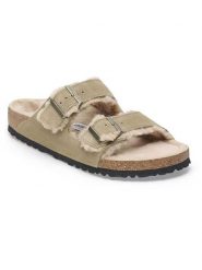 Birkenstock Skórzane klapki "Arizona Shearling" w kolorze szarobrązowym rozmiar: 36. Brązowe klapki damskie Birkenstock, bez wzorów, z otwartym noskiem, bez obcasa, bez zapięcia. Za 612.95 zł.