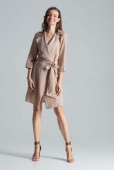 Beżowa Kopertowa Sukienka bez Zapięcia z Wiązanym Paskiem. Brązowe sukienki damskie Figl, bez wzorów, z elastanu, wizytowe, bez ramiączek. Za 269.00 zł.