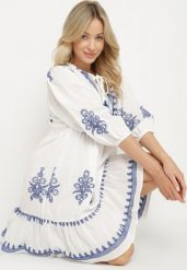 Biała Sukienka Boho z Wiskozą Rozkloszowana Zdobiona Haftem Caledis. Białe sukienki damskie Born2be, z aplikacjami, z bawełny, boho, bez ramiączek. Za 169.99 zł.