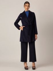 APART Płaszcz przejściowy w kolorze granatowym rozmiar: 42. Niebieskie płaszcze damskie Apart, bez wzorów, z tkaniny, bez kaptura. Za 326.99 zł.