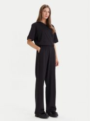 G-Star Raw Kombinezon D28670-B771 Czarny Relaxed Fit. Czarne sukienki damskie G-Star Raw, bez wzorów, z bawełny, retro, bez ramiączek. Za 389.99 zł.