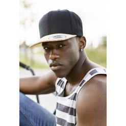 Czapka Flexfit cork. Czarne czapki z daszkiem damskie FLEXFIT, bez wzorów. Za 164.00 zł.