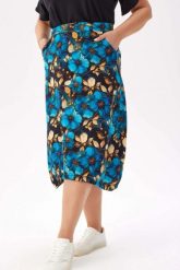 Wygodna i stylowa dresowa spódnica Karina - wyrazisty kwiatowy wzór w odcieniach niebieskiego PLUS SIZE XXL. Niebieskie spódnice damskie Moda Size Plus Iwanek, na co dzień, l, bez wzorów, z bawełny, eleganckie, mini. Za 199.90 zł.