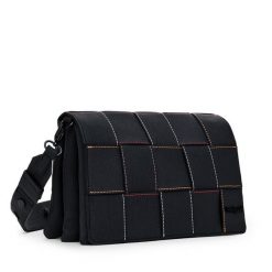 Torebka Desigual. Czarne listonoszki damskie Desigual, bez wzorów, bez dodatków. Za 359.99 zł.