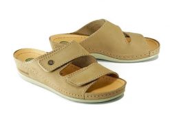 DR. BRINKMANN 701049-8 beige, klapki profilaktyczne damskie. Brązowe klapki damskie Dr. Brinkmann, bez wzorów, ze skóry, bez obcasa, bez zapięcia. Za 309.90 zł.