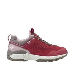 Damskie buty trekkingowe Garmont Groove G-Dry. Czerwone obuwie trekkingowe damskie Garmont, ze skóry, bez zapięcia. Za 483.75 zł.