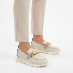 Półbuty damskie Hispanitas, ze skóry naturalnej z tekstylnymi wstawkami z siateczki i wsuwanym krojem, beżowe, HV264857 Formentera-V26 Panna Bolero-V. Brązowe półbuty damskie Hispanitas, bez wzorów, ze skóry, bez obcasa, bez zapięcia. Za 629.00 zł.