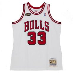 Autentyczna koszulka Chicago Bulls Scottie Pippen Finals 1997/98. Białe koszulki damskie Mitchell & Ness, bez wzorów, bez kołnierzyka, bez ramiączek. Za 1,194.50 zł.