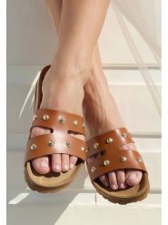 BABUNKERS Family Skórzane klapki w kolorze brązowym rozmiar: 37. Brązowe klapki damskie BABUNKERS Family, bez wzorów, z otwartym noskiem, bez obcasa, bez zapięcia. Za 176.08 zł.