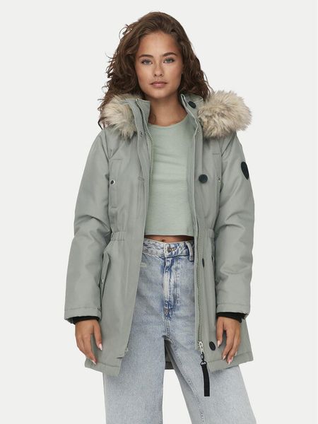 ONLY Parka Iris 15304625 Zielony Regular Fit. Zielone parki damskie Only, xl, z syntetyku, bez kaptura. Za 289.99 zł.