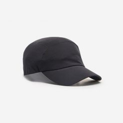 Czapka z daszkiem fitness Domyos. Czarne czapki z daszkiem damskie DOMYOS, bez wzorów, z elastanu. Za 39.99 zł.
