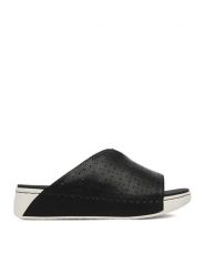 Go Soft Klapki CEO-R26SS02248 Czarny. Czarne klapki damskie GO SOFT, bez wzorów, ze skóry, bez obcasa, bez zapięcia. Za 119.99 zł.