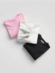 Bawełniana bluza - czarny. Czarne bluzy damskie Reserved, l, bez wzorów, z bawełny, bez kaptura. W wyprzedaży za 39.99 zł.
