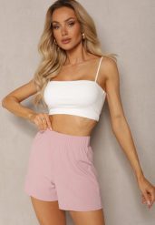Różowe Prążkowane Szorty High Waist o Luźnym Fasonie Fleda. Czerwone szorty damskie Renee, bez wzorów, prążkowane, z podwyższonym stanem. Za 34.99 zł.