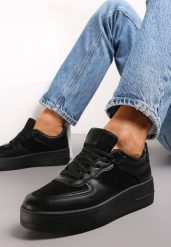Czarne Sneakersy Pibley. Czarne obuwie sportowe damskie Renee, przed kostkę, bez zapięcia. Za 69.99 zł.