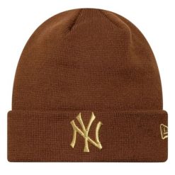 Czapka damska Wmns Metallic Logo Beanie New York Yankees Hat. Brązowe czapki damskie New Era, bez wzorów, z materiału. Za 129.99 zł.