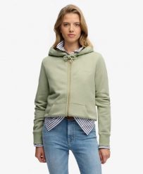 Superdry damska bluza z kapturem Essential Logo Zip Half Brushed – Dusty Sage. Zielone bluzy damskie Superdry, uniwersalny, bez wzorów, z bawełny, z kapturem. Za 306.00 zł.