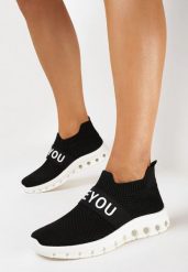 Czarne Buty Sportowe ze Skarpetkową Cholewką i Napisem Thirllas. Czarne obuwie sportowe casual damskie Born2be. Za 54.99 zł.