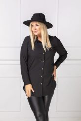 Elegancka czarna długa zapinana koszula PLUS SIZE XXL. Czarne koszule damskie Nasi partnerzy, plus size, bez wzorów, z poliesteru, eleganckie, bez kołnierzyka, plus size, bez ramiączek. Za 199.90 zł.