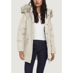 Parka Kobieta ONLY ONLNEWKATY PARKA LIFE OTW CC. Brązowe parki damskie Only, na zimę, bez kaptura. W wyprzedaży za 388.05 zł.