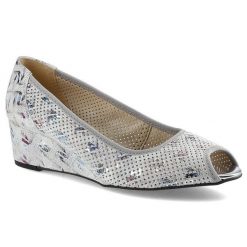 Białe Czółenka Gamis Damskie Buty Eleganckie. Białe czółenka damskie GAMIS, bez wzorów, ze skóry, z otwartym noskiem, bez obcasa, na koturnie. Za 199.00 zł.