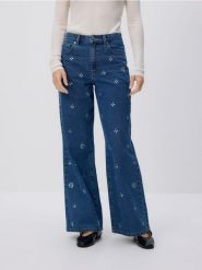 Jeansy wide leg z kryształkami - niebieski. Niebieskie jeansy damskie Reserved. W wyprzedaży za 99.99 zł.