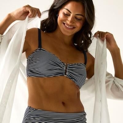 Damska góra bikini Aceana III. Bikini Regatta, bez wzorów, z elastanu. Za 142.00 zł.