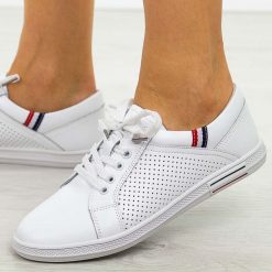 Białe ażurowe skórzane półbuty damskie Cambell 94303. Białe półbuty damskie Cambell, na wiosnę, w ażurowe wzory, ze skóry, bez obcasa, bez zapięcia. Za 219.00 zł.