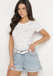 Biały T-shirt z Bawełny w Kwiaty Savilisse. Białe t-shirty damskie Born2be, l, bez wzorów, z bawełny, bez kołnierzyka. Za 29.99 zł.