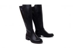 RIEKER Z9591-01 black, kozaki damskie. Czarne kozaki damskie Rieker, na zimę, bez obcasa, bez zapięcia. Za 469.90 zł.